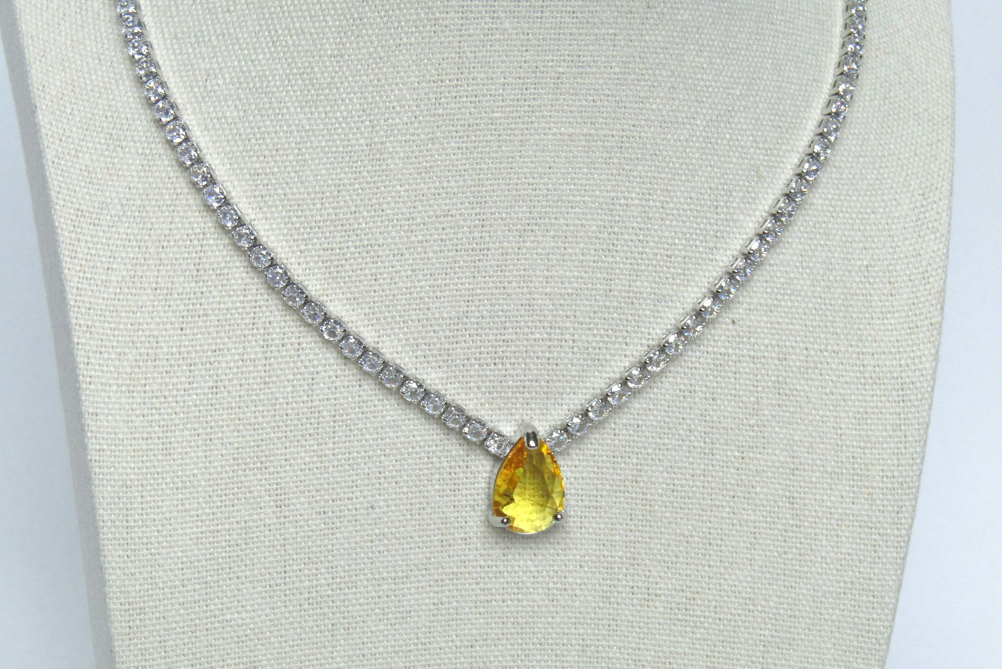 Collar Yellow Drop