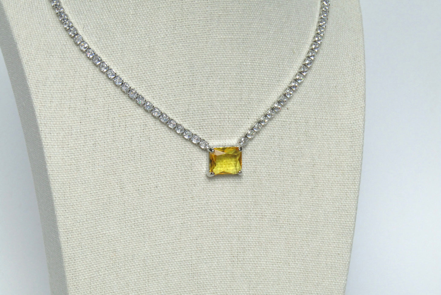 Collar Yellow Prism