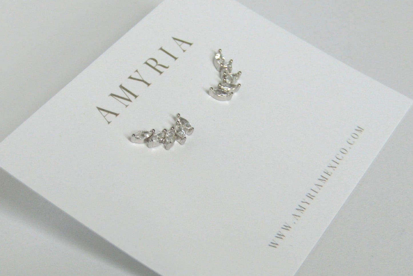 Aretes Divine Spark